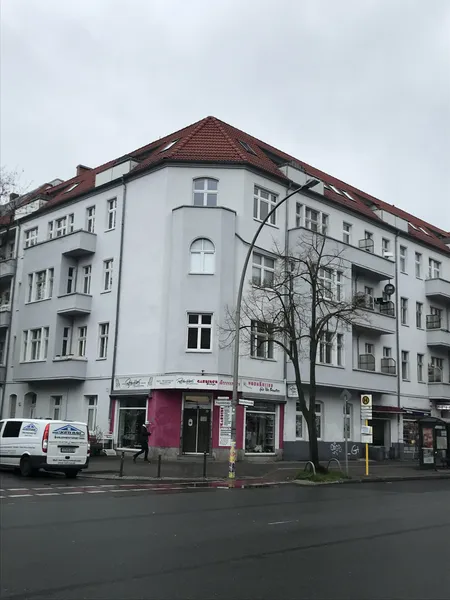 Nachmieter/in für schöne provisionsfreie 2-Zimmer Altbauwohnung mit Balkon — photo 1